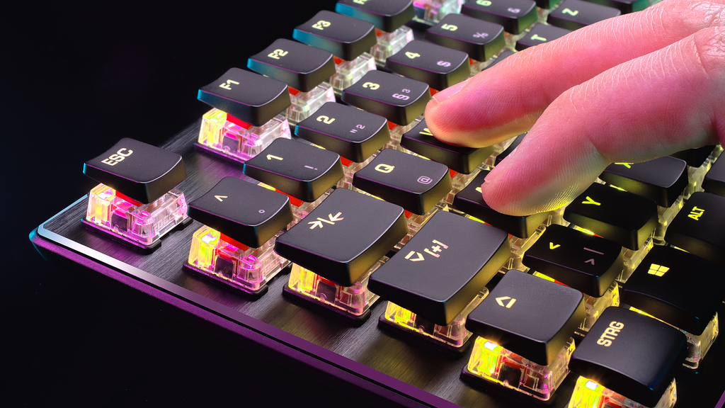 Vulcan TKL | コンパクト RGB メカニカルゲーミングキーボード