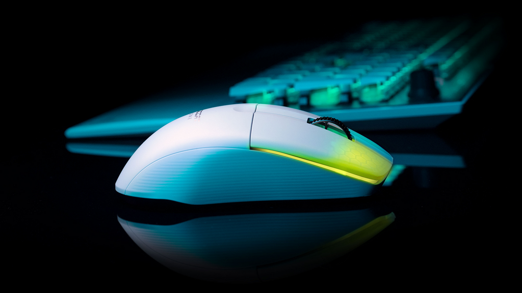 ROCCAT® Kone Pro Air エルゴノミック光学式パフォーマンス ワイヤレス ROCCAT® Kone Pro Air エルゴノミック光学式パフォーマンス ワイヤレス